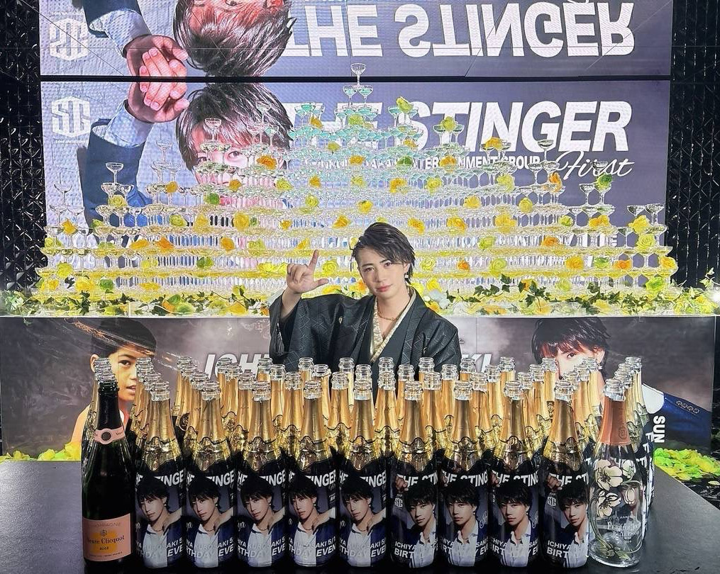 超豪華シャンパンタワーに、
数え切れないお祝いの高級シャンパンを頂き
活気溢れる最高の一日となりました✨
