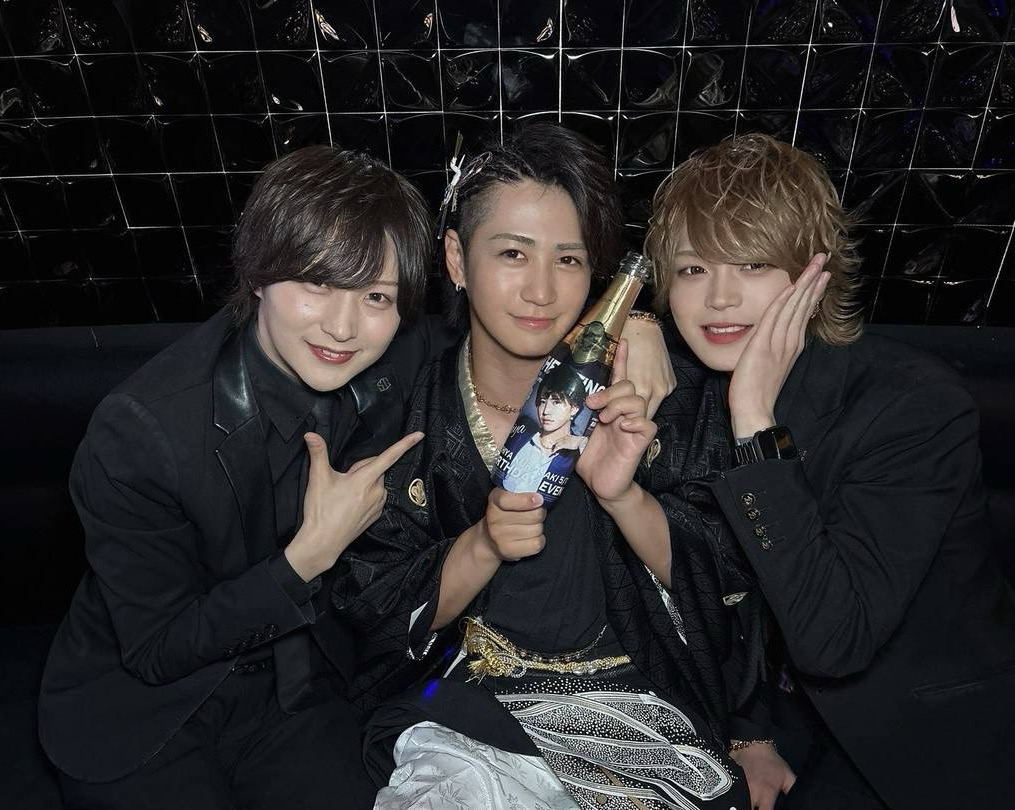 翔主任と志龍からもたくさんお祝いをして頂き
仲間達からの信頼も絶大か一夜☆