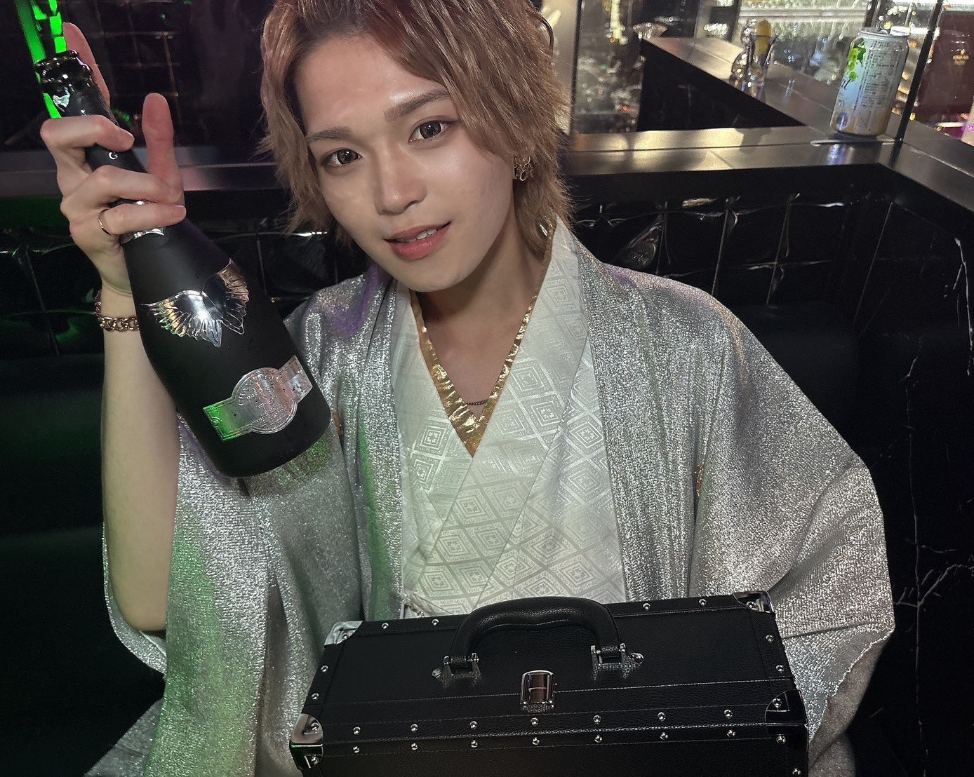 高級シャンパンでお祝いして頂き
最高に盛り上がった瞬間でもありました☆☆