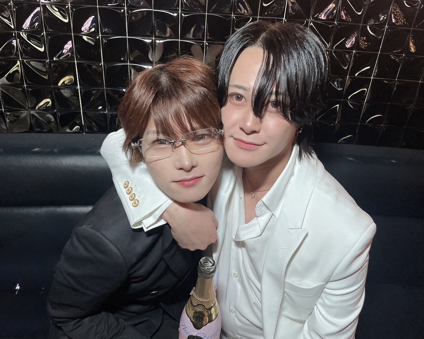 可愛い後輩である慧介からも
お祝いのメッセージと高級シャンパンを頂きました✨
皆から愛される澪☆