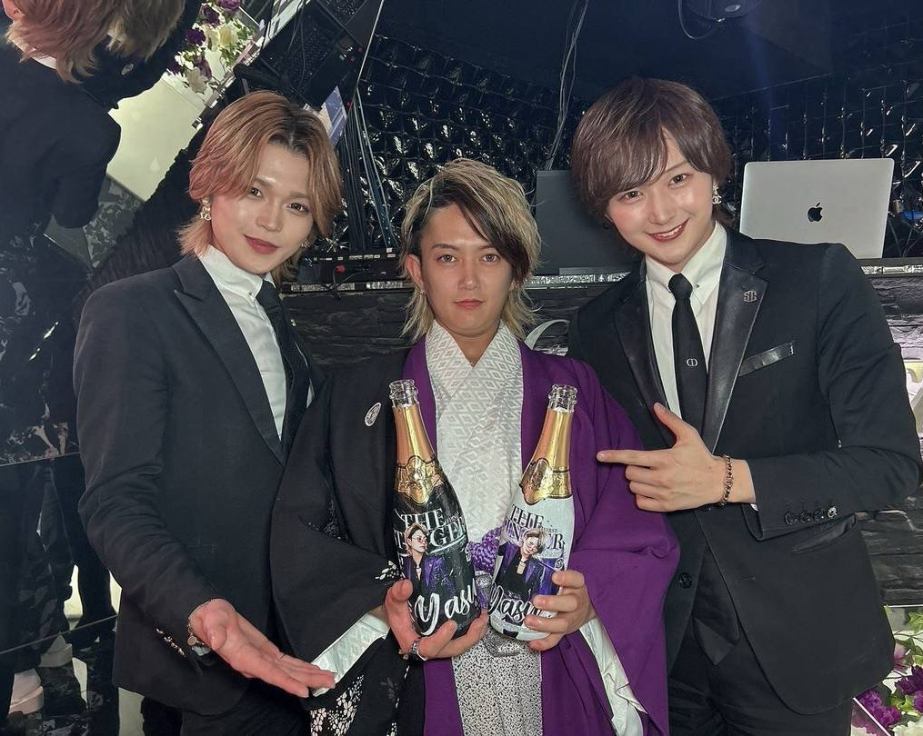 志龍と翔主任からも、想いのこもったメッセージと高級シャンパンでお祝いして頂きました！
