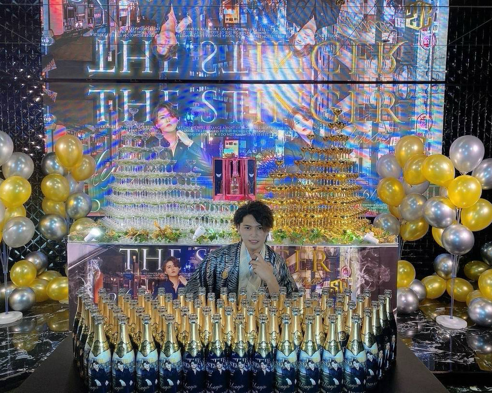 超豪華シャンパンタワーに
頂いたお祝いの高級シャンパンやメッセージの数々☆
活気溢れる、本当に素晴らしい一日となりました！
誠にありがとうございました！