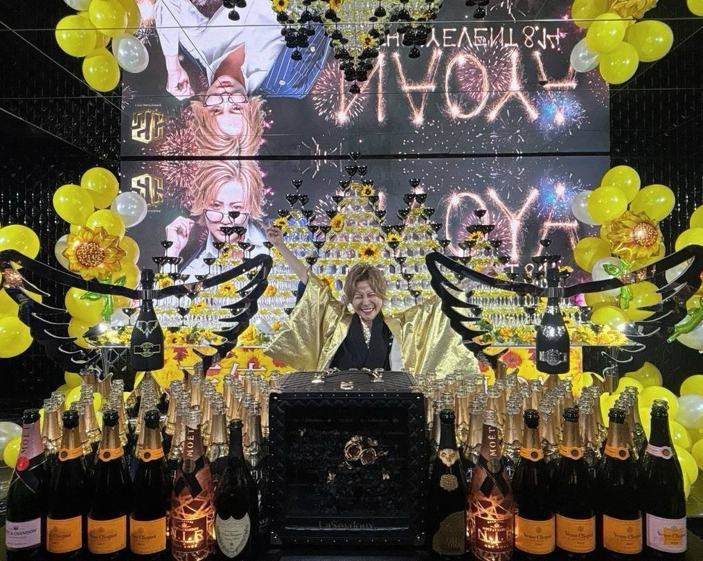 数え切れない高級シャンパンと
豪華シャンパンタワーで盛大にお祝いして頂き
シャンパンコールが耐えない、活気溢れる素晴らしい一日となりました✨
誠にありがとうございました☆