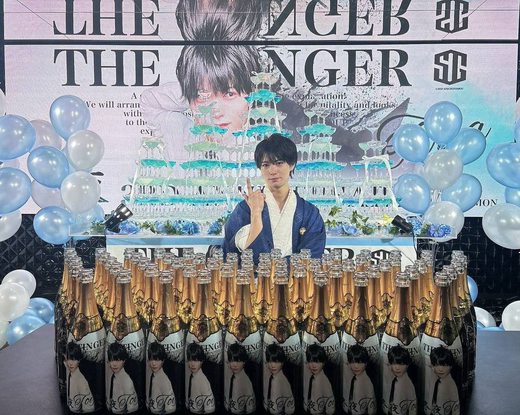 超豪華シャンパンタワーを背に
数え切れないお祝いの高級シャンパンや温かい言葉を頂きました☆
冬夜らしい、活気と笑顔溢れる一日となりました✨