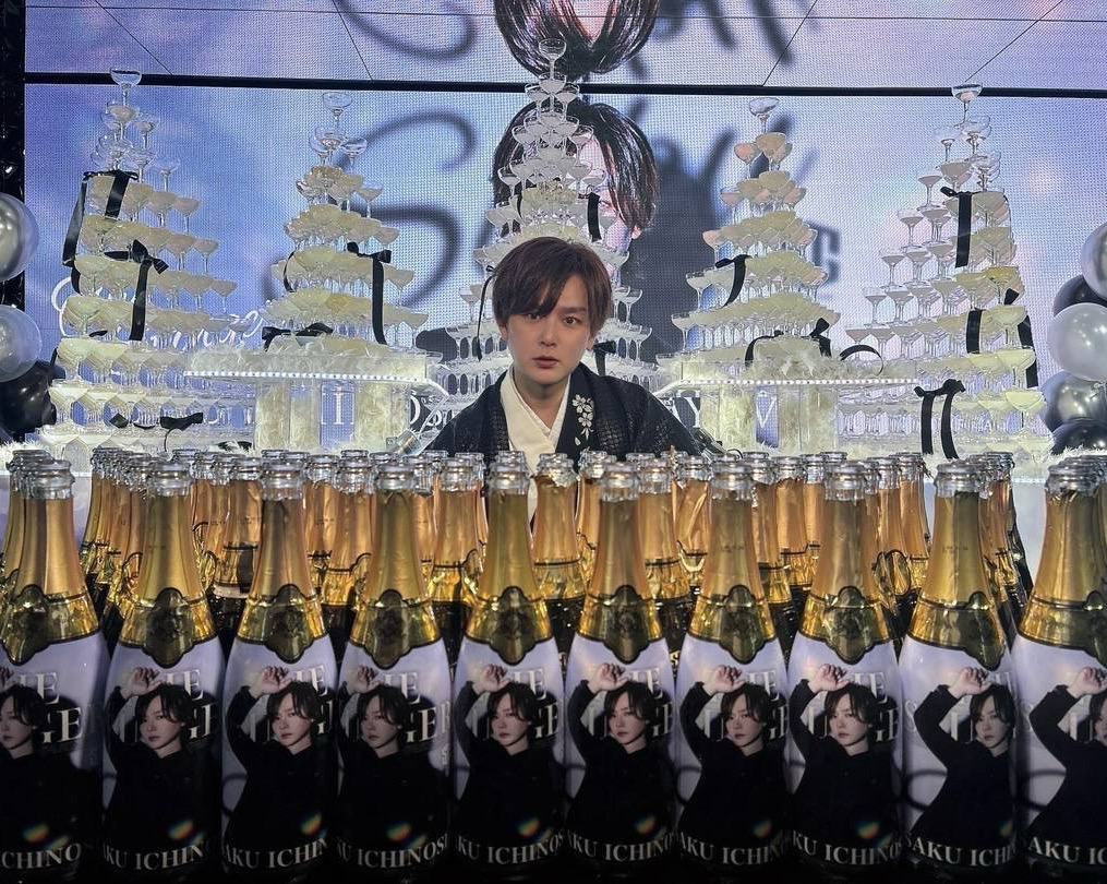 数え切れないお祝いの高級シャンパンに
たくさんの温かいメッセージ✨
代表に相応しい本当に素晴らしい一日となりました!!
皆様ありがとうございました☆