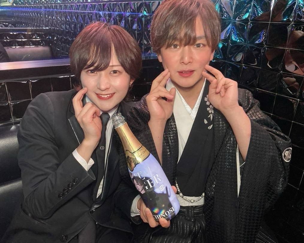 翔主任からもお祝いの高級シャンパンを頂き
活気と笑顔溢れる、最高のイベントとなりました☆