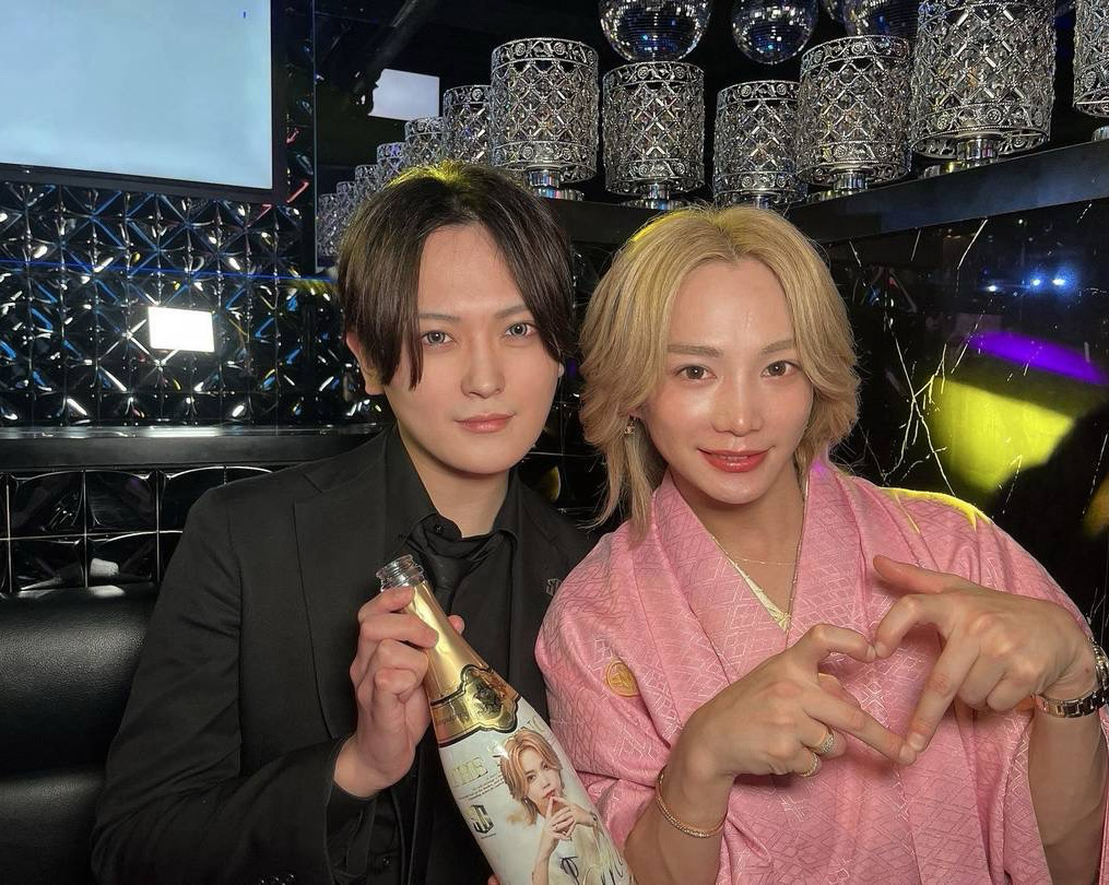 ZERO主任からもお祝いのメッセージと
高級シャンパンを頂きました☆☆