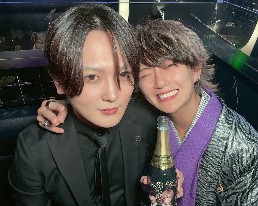 ZERO主任からも熱いメッセージと
高級シャンパンで盛り上げてくれました✨