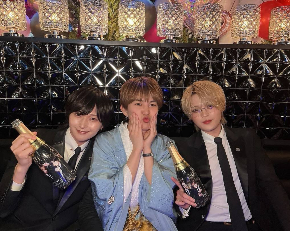 翔主任と志龍副主任からも門出の高級シャンパンを頂きました✨
