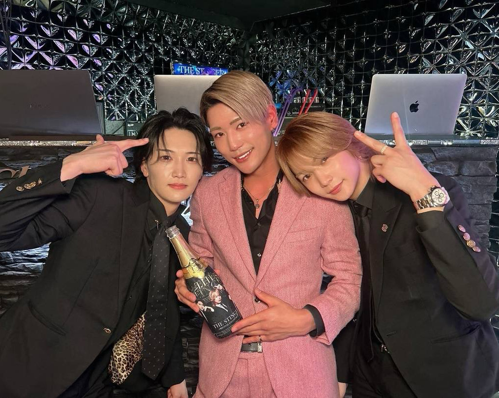 華空、真虎主任からも熱いメッセージと高級シャンパンでお祝いをしてもらいました☆☆