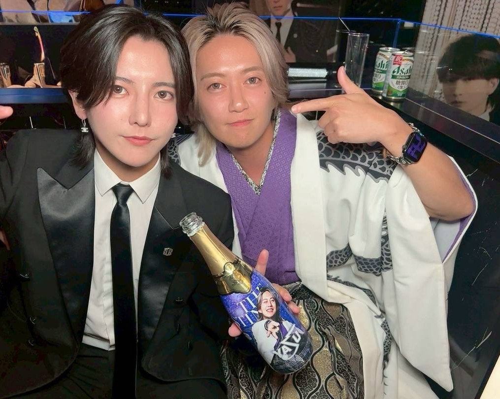 那桜副主任からも高級シャンパンでお祝いをして頂きました☆