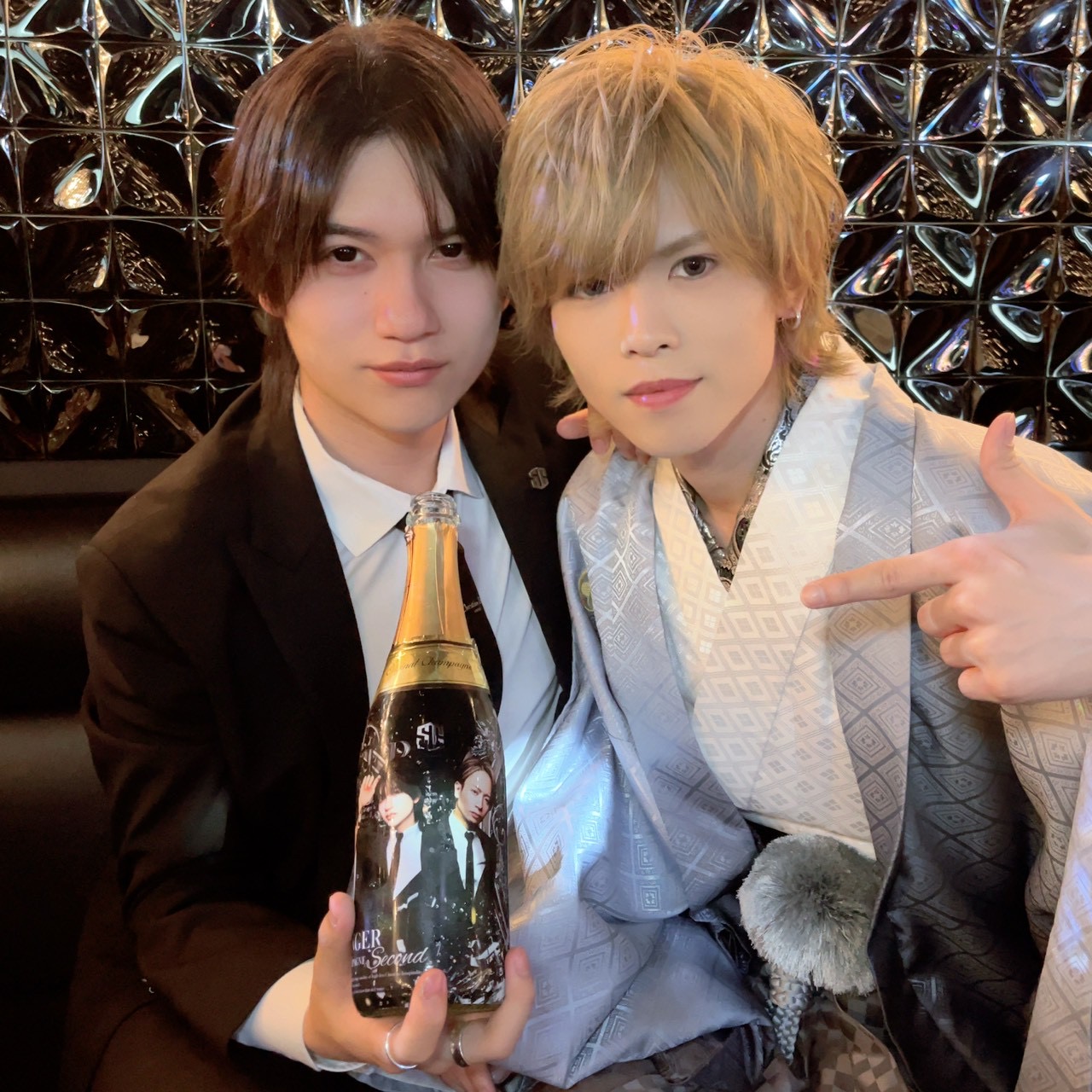 チーム長である蒼眞副主任！

誰よりも強い愛と期待を込め
シャンパンで盛大にお祝い☆