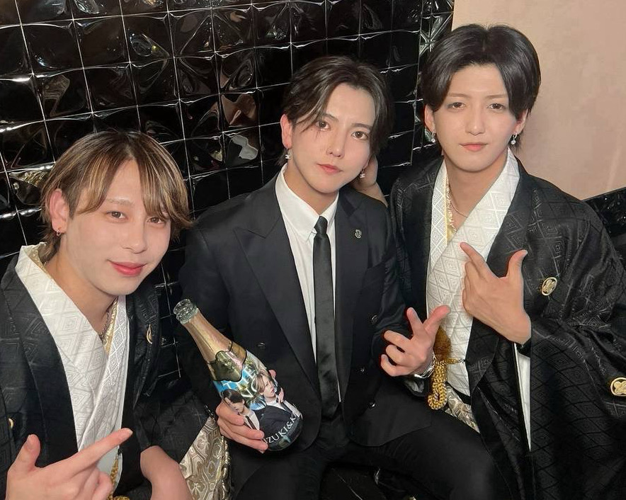 那桜副主任も二人を高級シャンパンで祝福☆☆