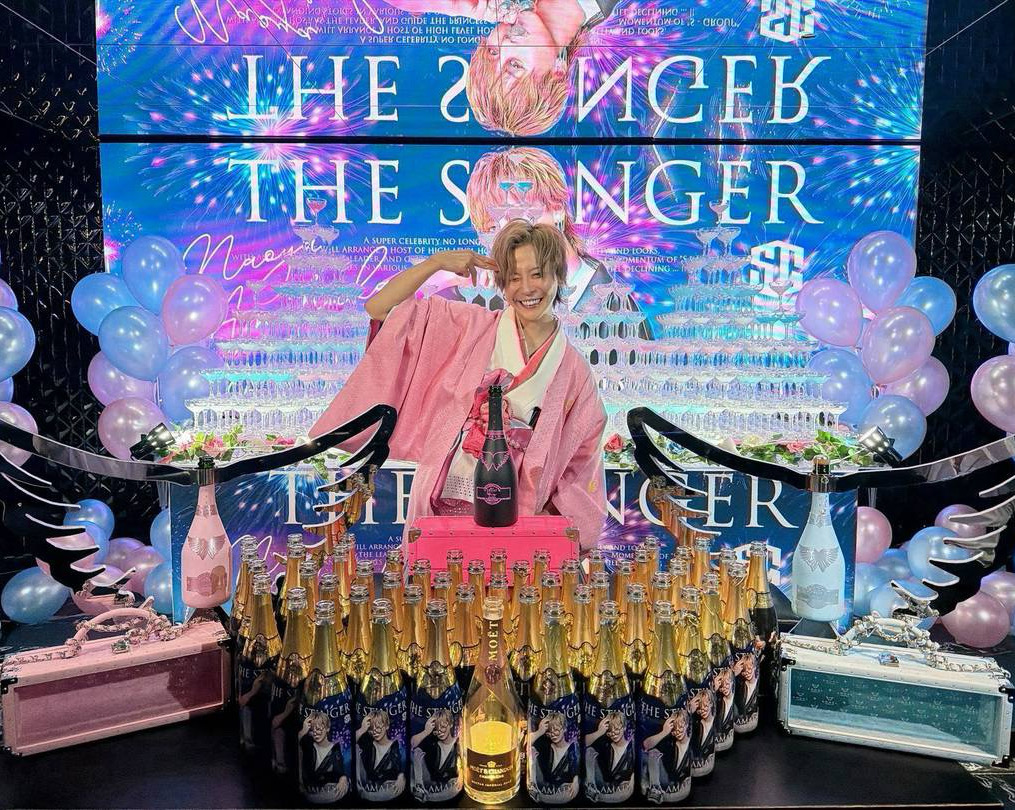 店外に及ぶ程のフラワースタンド
たくさんのお祝いのメッセージ
そして、ご来店頂いた皆様のおかげで
盛大な一日にする事が出来ました☆
誠にありがとうございました!!