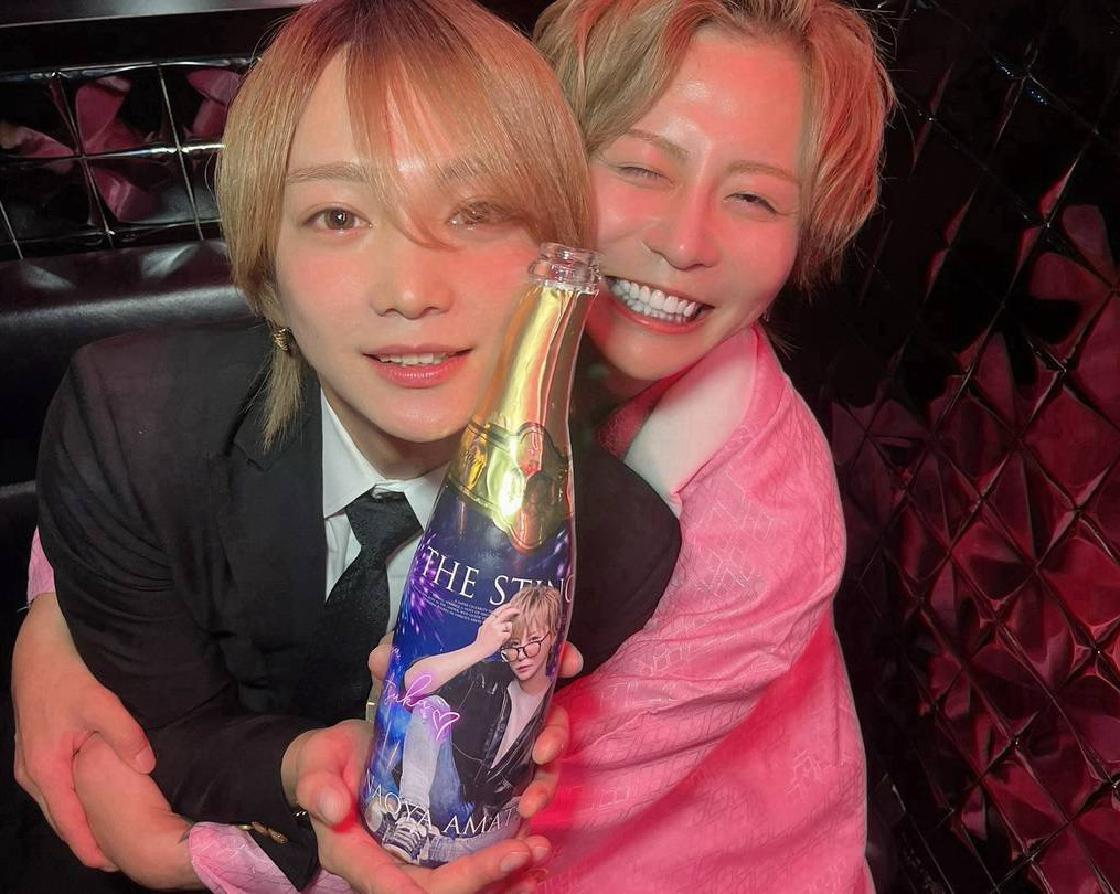 真虎主任からも高級シャンパンでお祝いをして頂きました☆