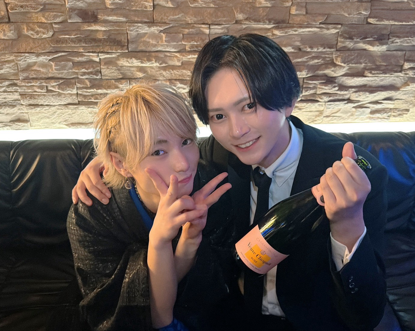 凛太朗代表代行もこの日を大いに盛り上げてくれ
高級シャンパンでお祝いして頂きました☆