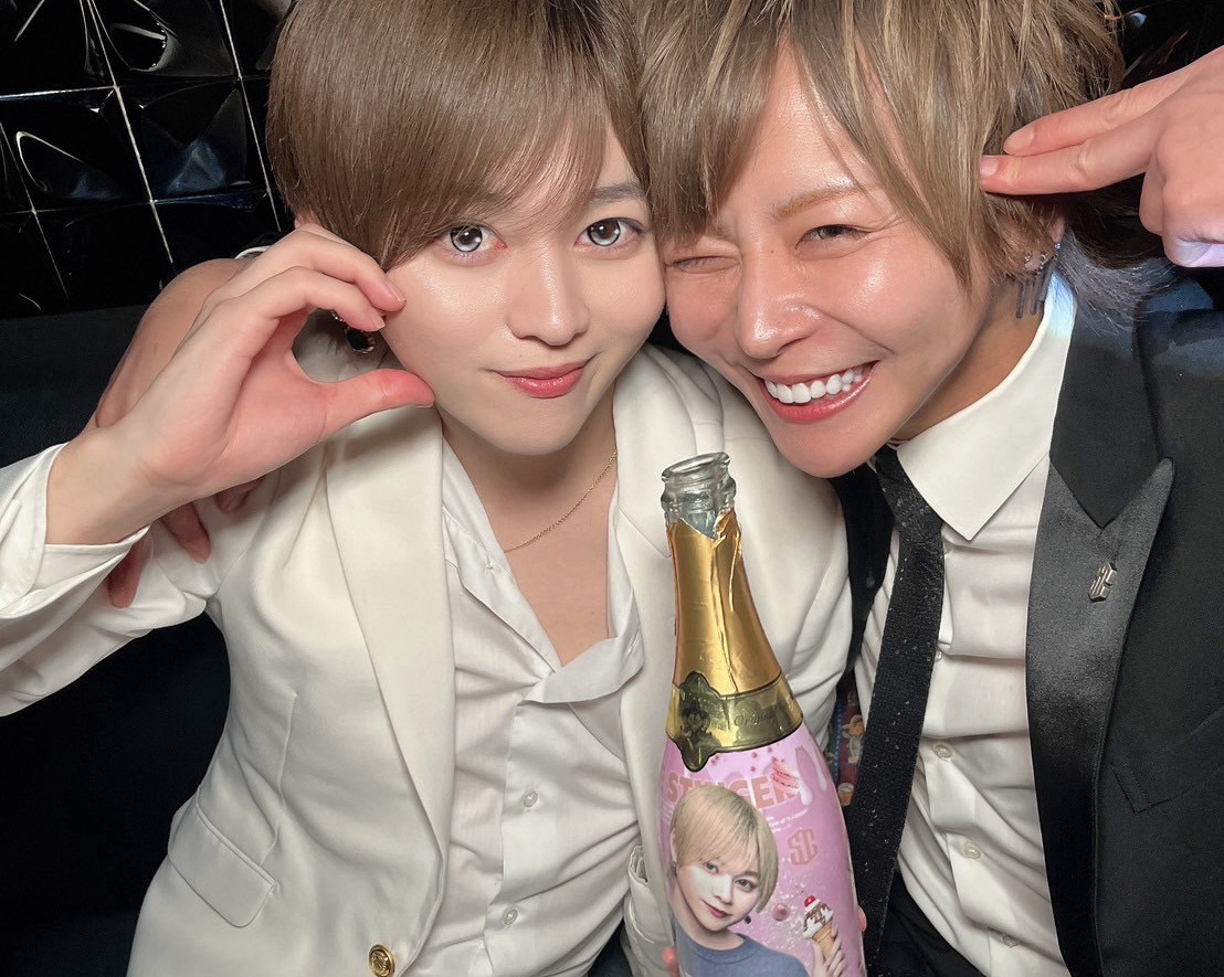 尚弥総支配人からもお祝いの高級シャンパンを頂きました☆